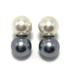 KENNETH JAY LANE, DOUBLE 9mm PEARL& GREY PEARL EARRING